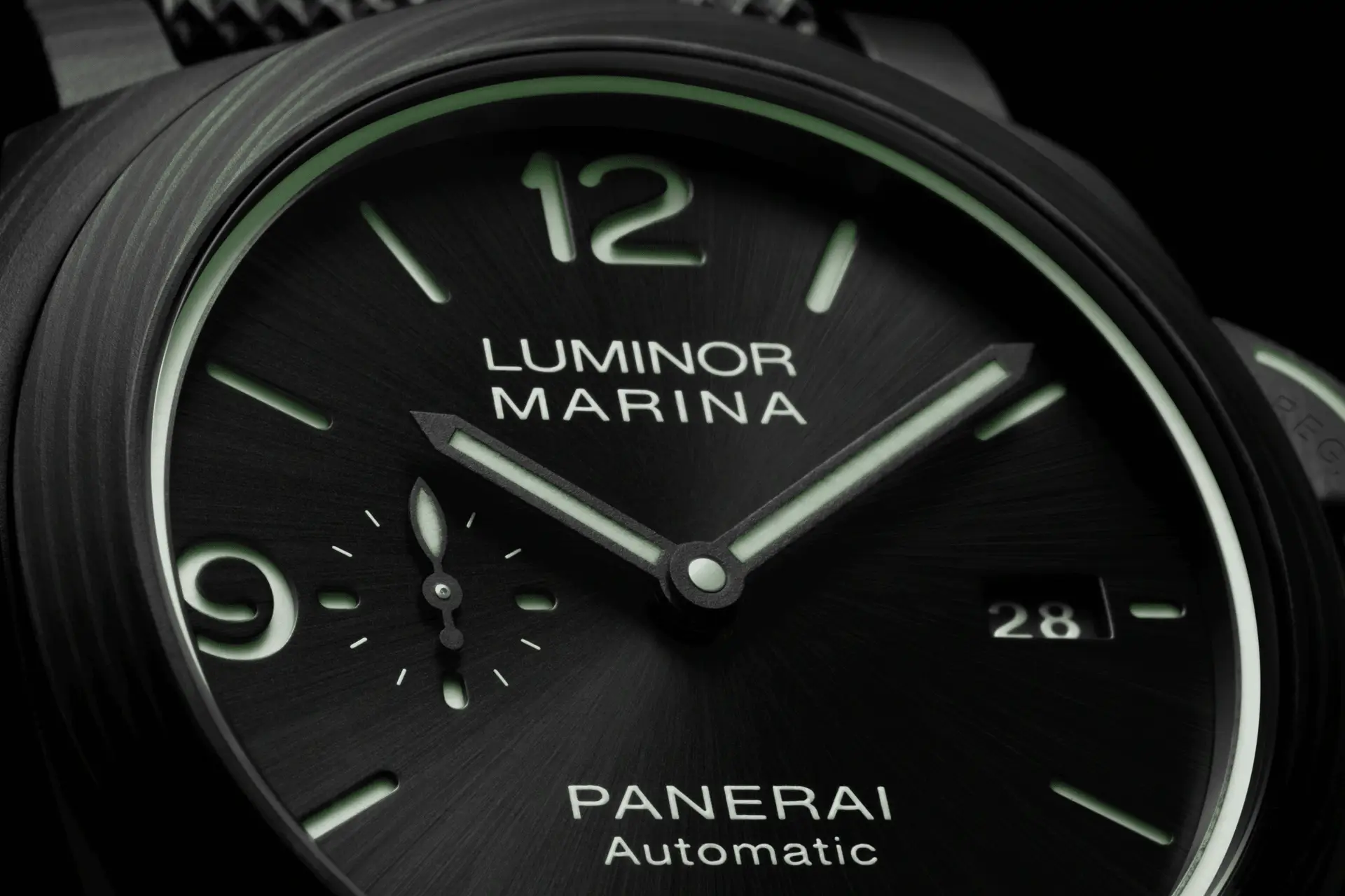 Panerai Luminor Marina Carbotech 44 mm PAM01118 Carollinum